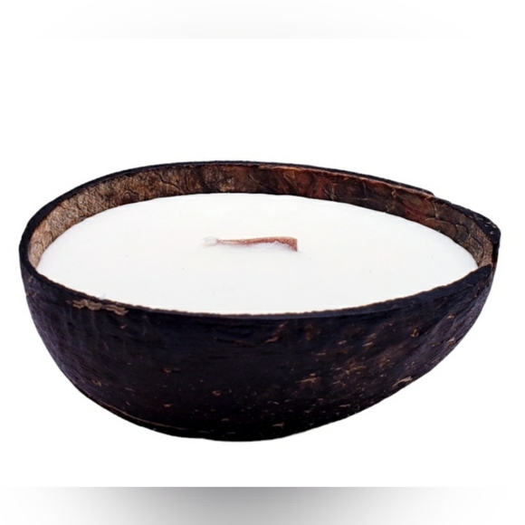 Hawaiian SANDALWOOD Soy Candle in Real Coconut Shell, Tropical Beach Theme, 5 oz - Picture 4 of 7